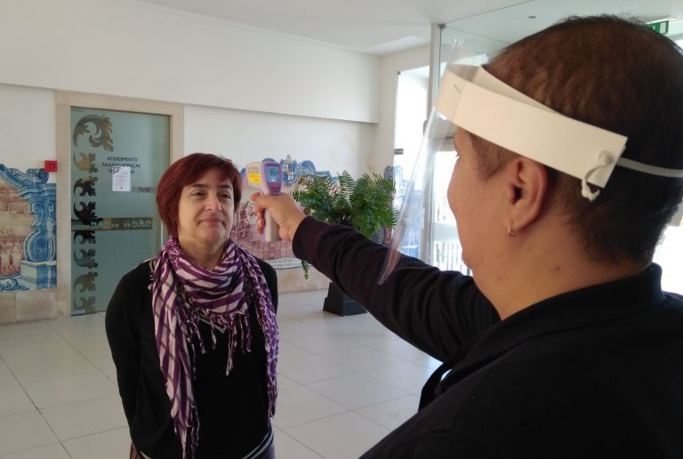 Rádio Regional do Centro: Cantanhede controla temperatura corporal de funcionários e visitantes
