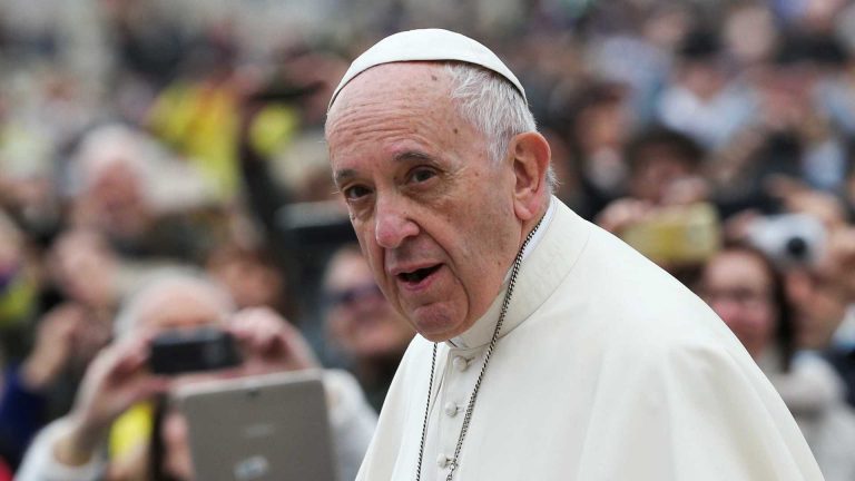 Rádio Regional do Centro: Papa propõe anulação da dívida dos países pobres e pede cessar-fogo mundial