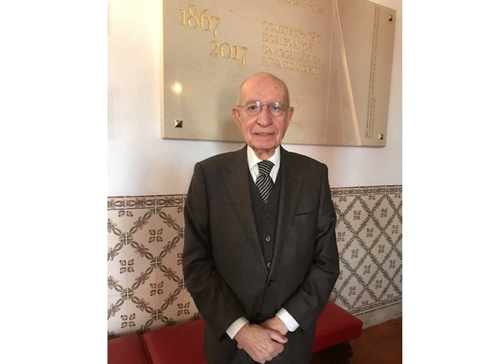 Rádio Regional do Centro: Dia do Antigo Estudante de Coimbra e homenagem a Rui Alarcão adiados