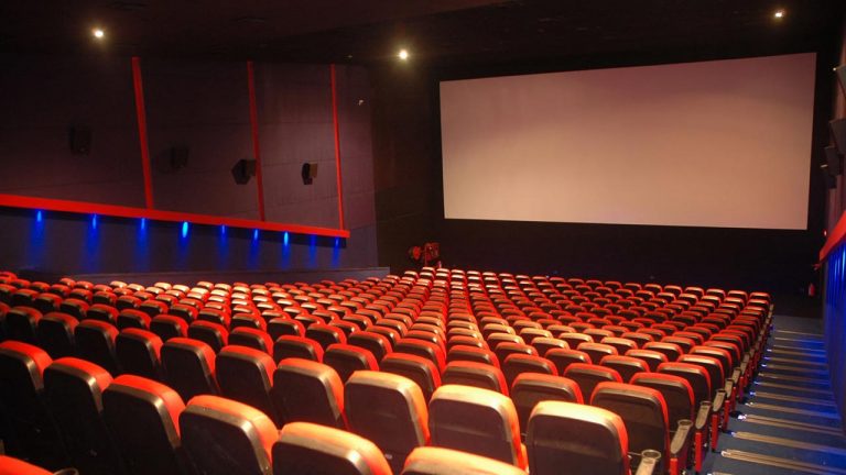 Rádio Regional do Centro: Covid-19: Cinemas perderam em março mais de 75% de receitas e de audiência
