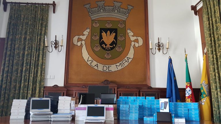 Rádio Regional do Centro: Covid-19: Mira investe em computadores e internet para alunos carenciados