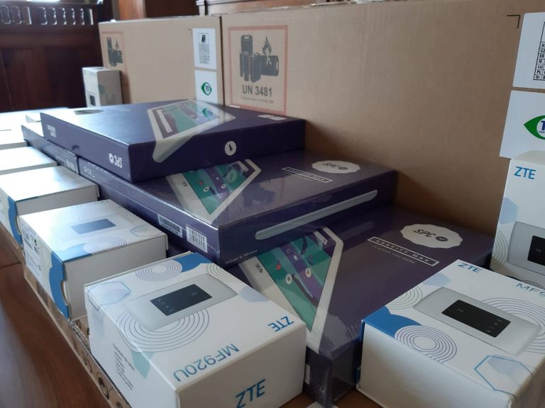 Rádio Regional do Centro: Município da Figueira da Foz distribui computadores e internet a alunos