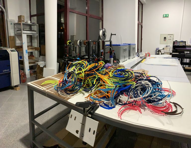 Rádio Regional do Centro: Covid-19: Grupo de Makers de Tábua ajuda quem não pode ficar em casa