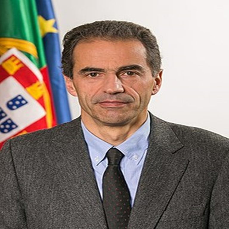 Rádio Regional do Centro: Ministro do Ensino Superior apela à retoma de actividades de ensino presenciais