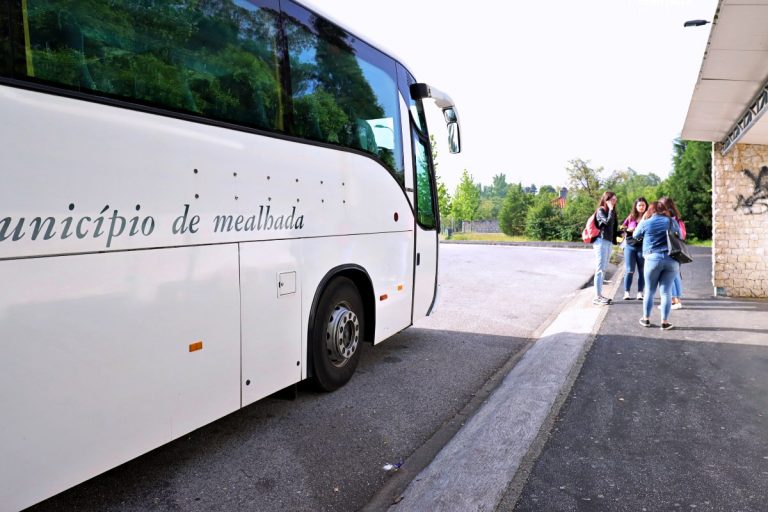 Rádio Regional do Centro: Câmara da Mealhada assegura transporte escolar gratuito