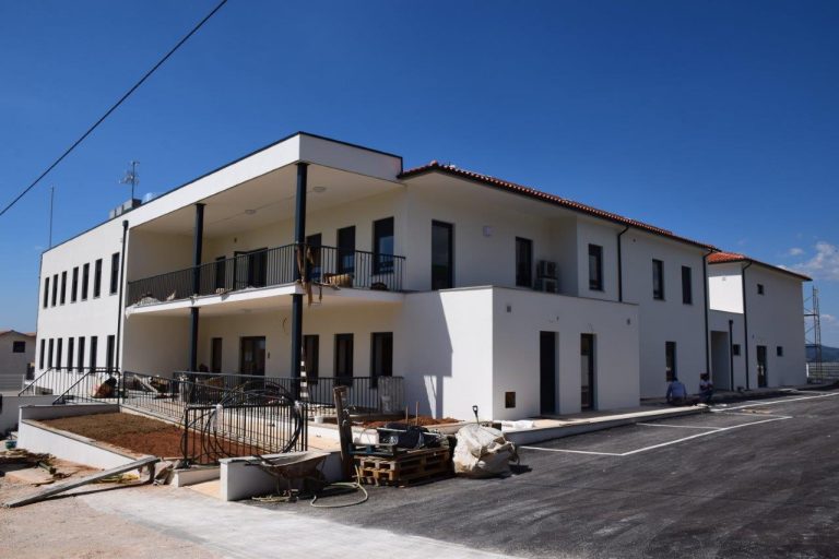 Rádio Regional do Centro: Lousã apoia ADIC (Associação de Defesa do Idoso e da Criança) com 50 mil euros