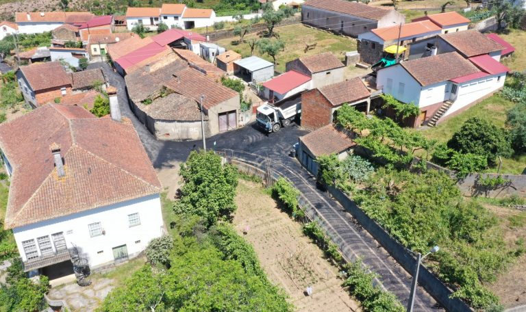 Rádio Regional do Centro: Arganil requalifica Bairro da Barrosa e estradas em S. Martinho da Cortiça