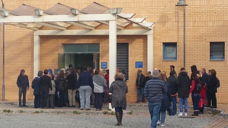 Rádio Regional do Centro: CHUC instala contentor junto ao Edifício S. Jerónimo