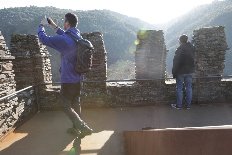 Rádio Regional do Centro: Mais de um milhar de visitantes na reabertura do Castelo da Lousã
