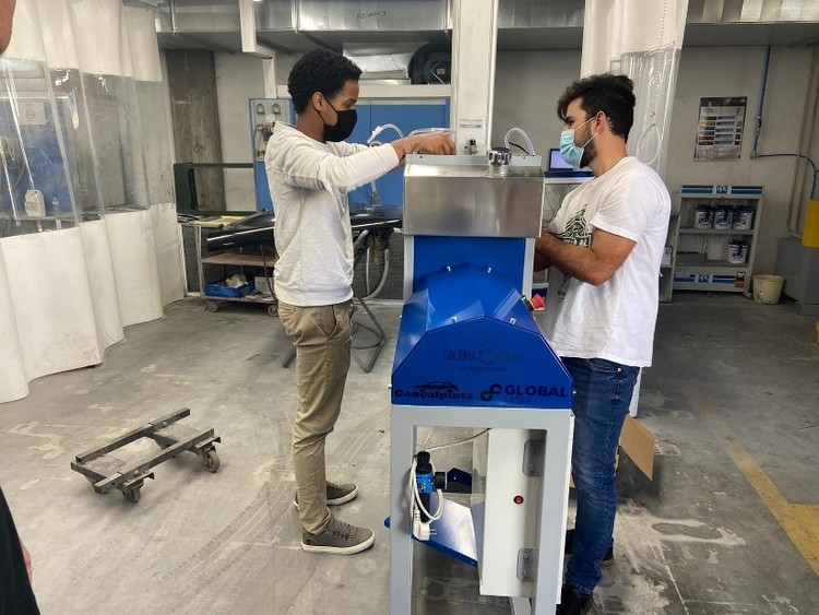 Rádio Regional do Centro: Pombal: Alunos da ETAP criam compactador de latas de tinta
