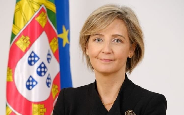Rádio Regional do Centro: Covid-19: vacina já foi administrada a 4 828 profissionais de saúde em Portugal
