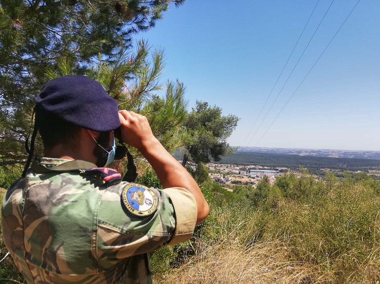 Rádio Regional do Centro: Exército e Marinha mobilizam 126 militares até sexta-feira