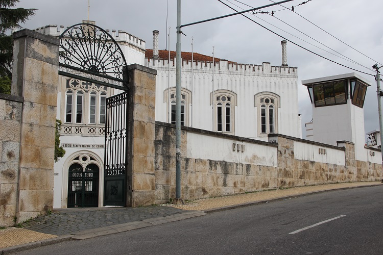 Rádio Regional do Centro: Recluso em Coimbra suspeito de duplo homicídio em saída precária