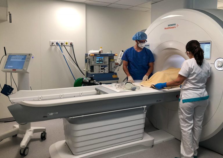 Rádio Regional do Centro: Hospital da Luz disponibiliza aparelho de anestesia para exames de diagnóstico