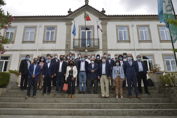 Rádio Regional do Centro: Região de Coimbra quer aeroporto, MetroBus e afirmação da saúde
