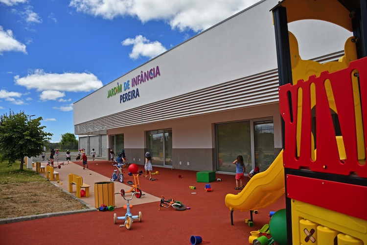 Rádio Regional do Centro: Actividades de animação e apoio à família em Montemor iniciaram hoje