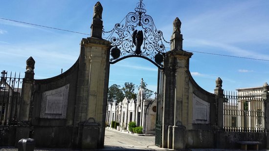 Rádio Regional do Centro: Covid-19: Coimbra alarga horário do cemitério da Conchada até segunda-feira