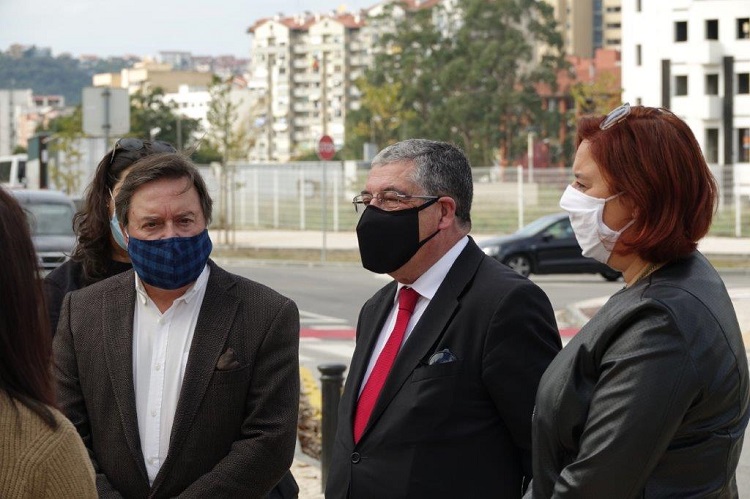 Rádio Regional do Centro: Primeiros postos eléctricos de carregamento rápido de Coimbra em frente ao ISEC