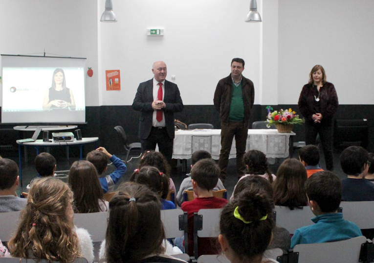 Rádio Regional do Centro: Soure: Município renova oferta Programa “Escola Virtual” à comunidade educativa