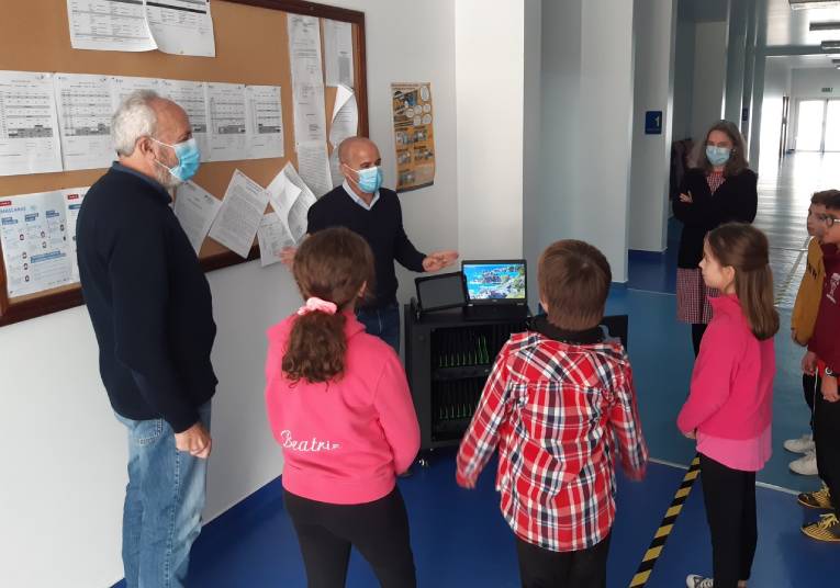 Rádio Regional do Centro: Ansião: Autarquia reforça recursos tecnológicos nas escolas