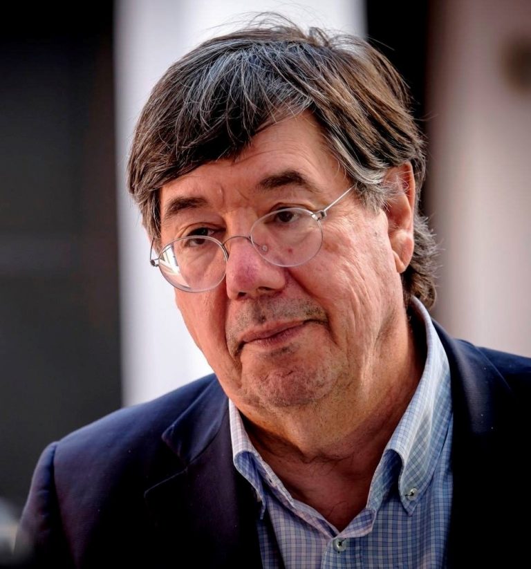 Rádio Regional do Centro: Praça da República – Entrevista ao Professor Catedrático Carlos Fiolhais Rádio Regional do Centro: Praça da República – Entrevista ao Professor Catedrático Carlos Fiolhais