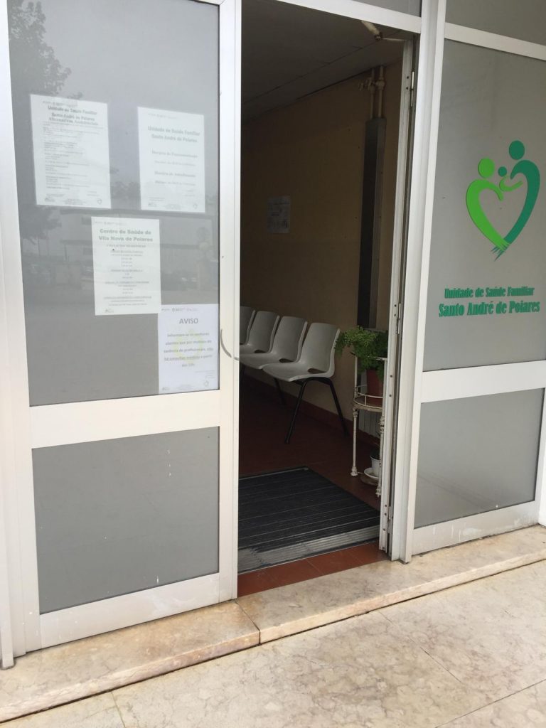 Rádio Regional do Centro: Caso positivo de Covid-19 leva ao encerramento do Centro de Saúde de Poiares