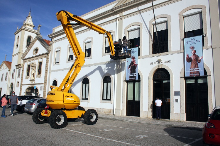 Rádio Regional do Centro: Grua volta a levar familiares a visitar utentes na Misericórdia da Figueira