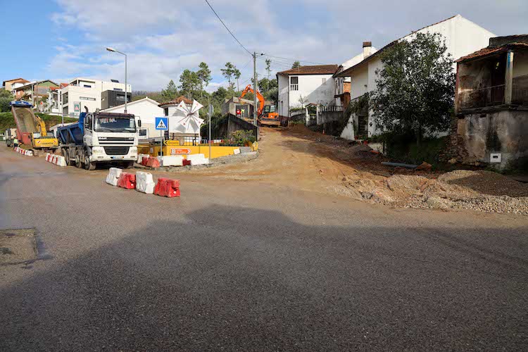 Rádio Regional do Centro: Câmara de Miranda do Corvo requalifica Largo São Francisco em Moinhos