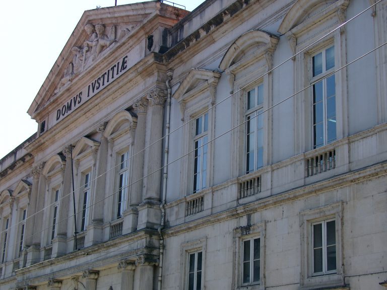 Rádio Regional do Centro: Homem acusado de atropelar amante da ex-mulher começa a ser julgado em Coimbra