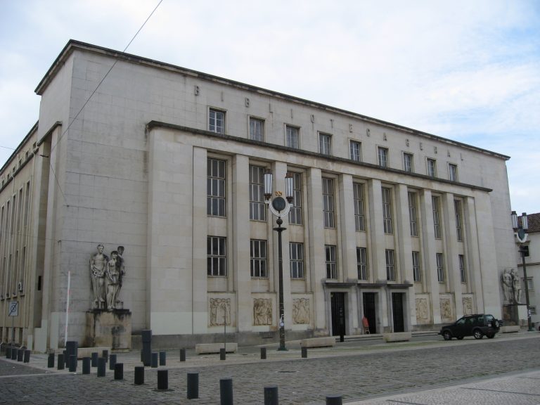 Rádio Regional do Centro: Biblioteca Geral da UC recebe exposição “Toda a redondeza do mundo”