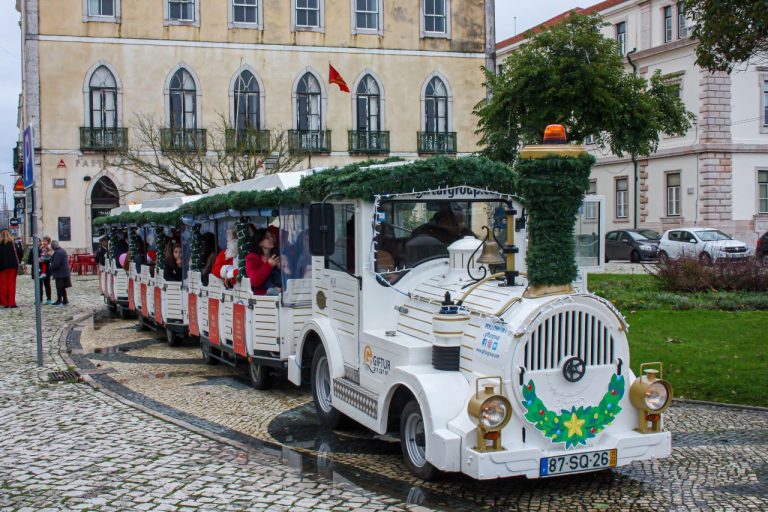 Rádio Regional do Centro: Figueira da Foz: Natal 2020 com comboio de Natal e iluminações decorativas