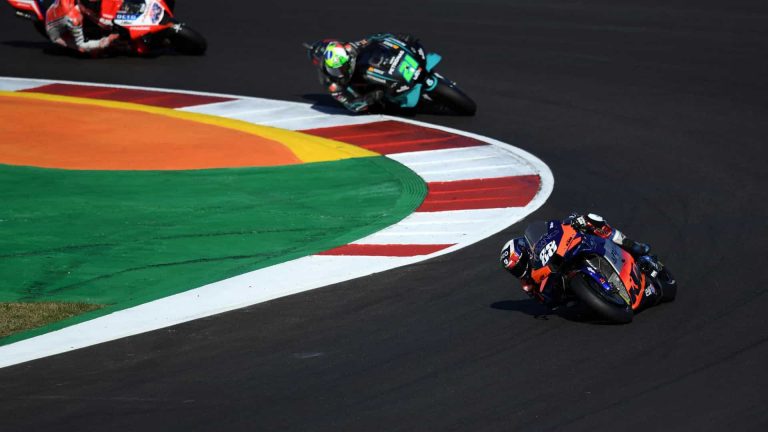 Rádio Regional do Centro: Miguel Oliveira ‘voa’ em Portimão e conquista o GP de Portugal
