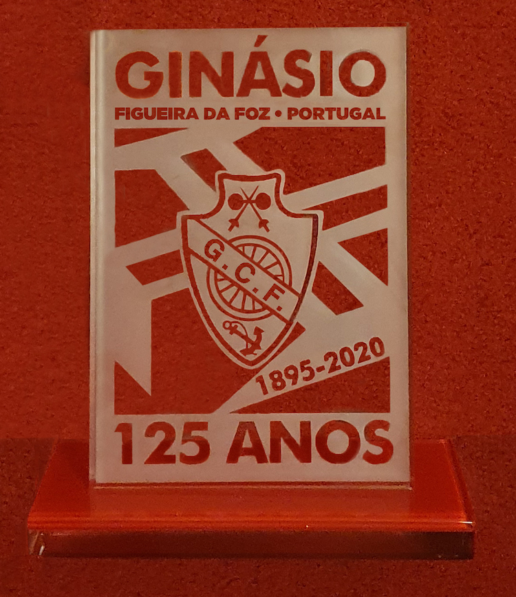 Rádio Regional do Centro: Ginásio Figueirense tem peça de vidro que assinala os 125 anos