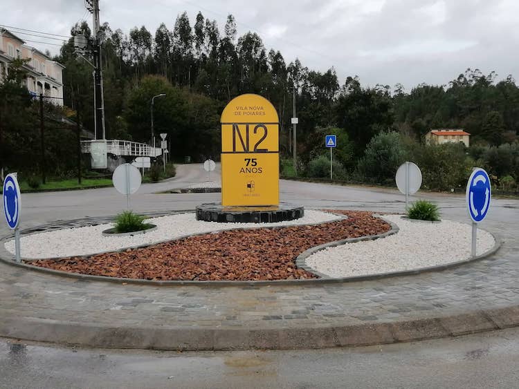 Rádio Regional do Centro: Poiares instalou ‘totem’ do 75.º aniversário da Estrada Nacional 2