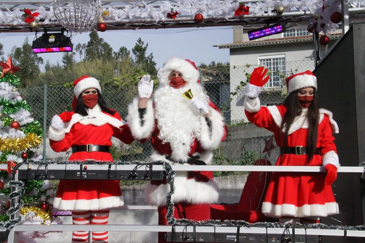 Rádio Regional do Centro: Escolas do 1.º ciclo e pré-escolar de Anadia recebem o Pai Natal