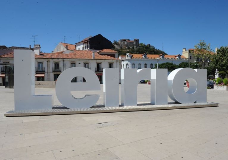Rádio Regional do Centro: Leiria: Iluminação tenta colorir um Natal “mais triste” no norte do distrito