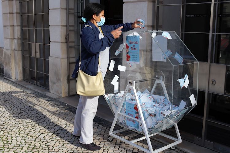 Rádio Regional do Centro: Anadia: Sorteio de Natal do comércio local termina a 03 de Janeiro