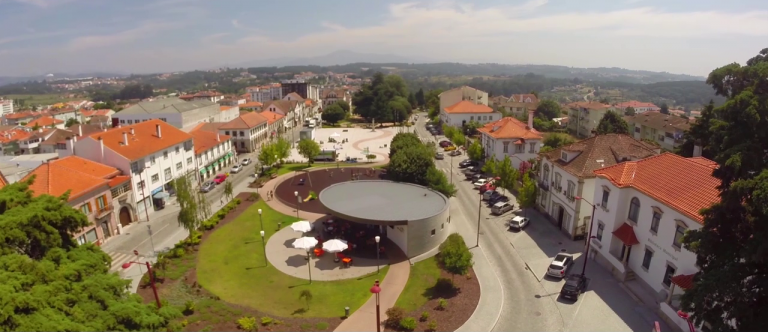 Rádio Regional do Centro: Escolas de Oliveira do Hospital adia regresso às aulas presenciais