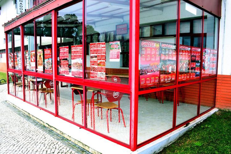Rádio Regional do Centro: Ginásio Figueirense tem patente exposição de calendários do Clube