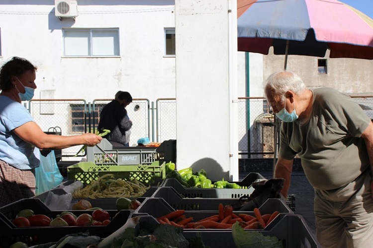 Rádio Regional do Centro: Câmara de Arganil isenta comerciantes e feirantes de taxas