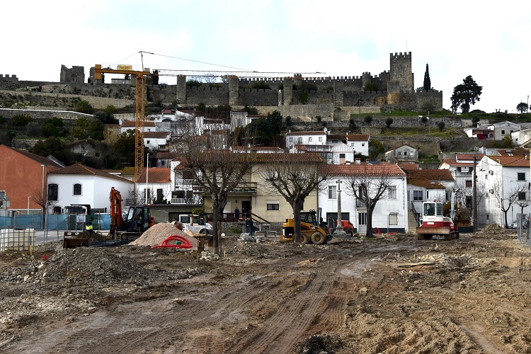 Rádio Regional do Centro: Montemor-o-Velho dá novo uso ao largo do Cruzeiro