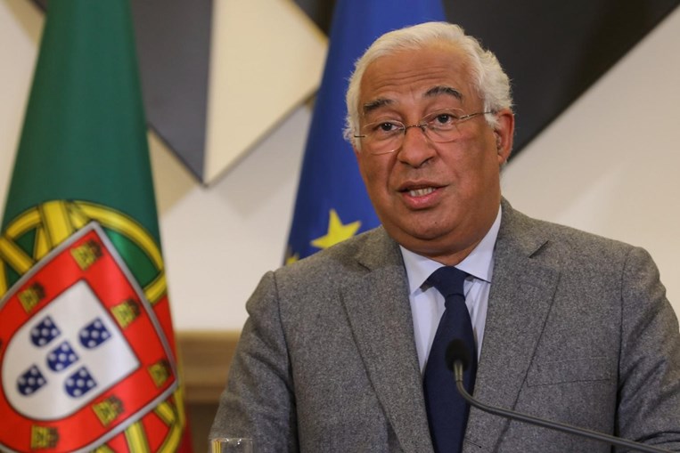 Rádio Regional do Centro: Governo decreta fecho de todas as escolas para travar contágios