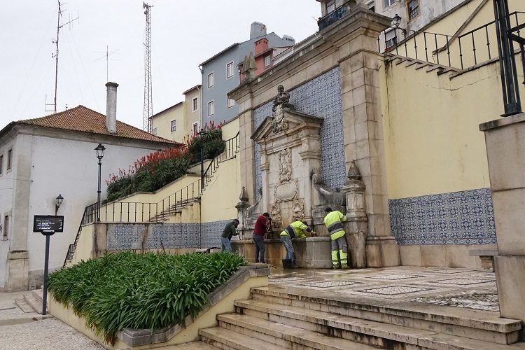 Rádio Regional do Centro: Câmara de Coimbra faz manutenção da Fonte Nova, a mais antiga da cidade