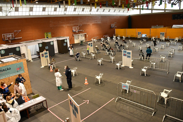 Rádio Regional do Centro: Centro de vacinação covid-19 de Montemor-o-Velho já está em funcionamento