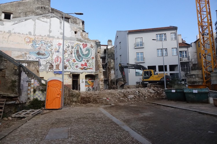 Rádio Regional do Centro: Metrobus com obras em curso