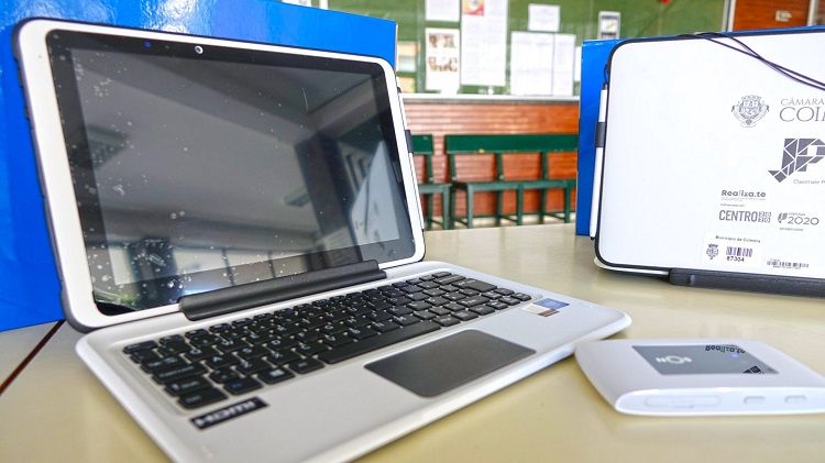 Rádio Regional do Centro: CMC vai adquirir mais 1 150 equipamento informáticos para ensino online