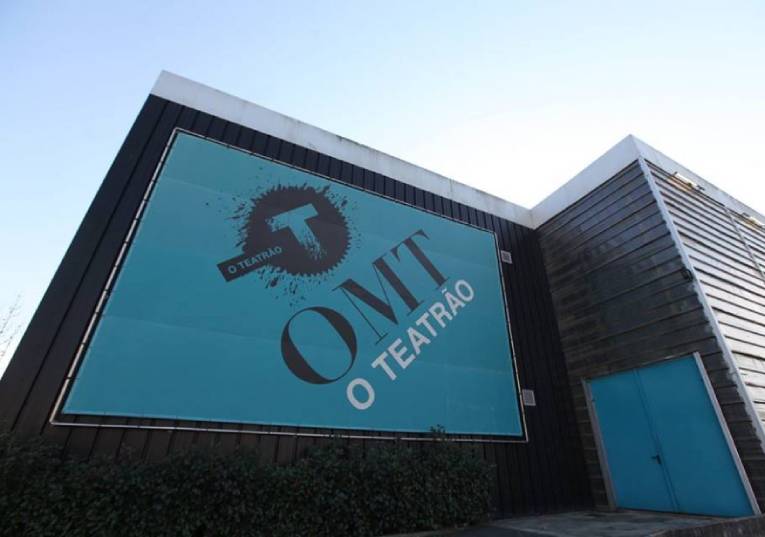 Rádio Regional do Centro: Covid-19: Teatrão promove ‘audiowalks’ e cenas à janela de idosos de Coimbra