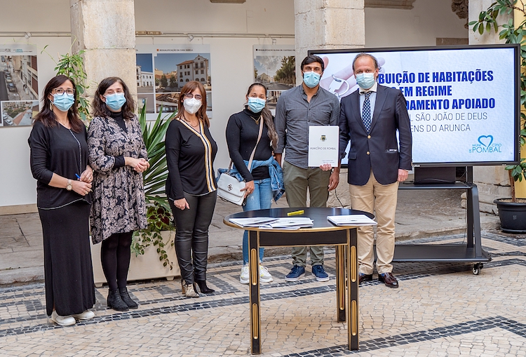 Rádio Regional do Centro: Pombal entrega habitações sociais a mais seis famílias