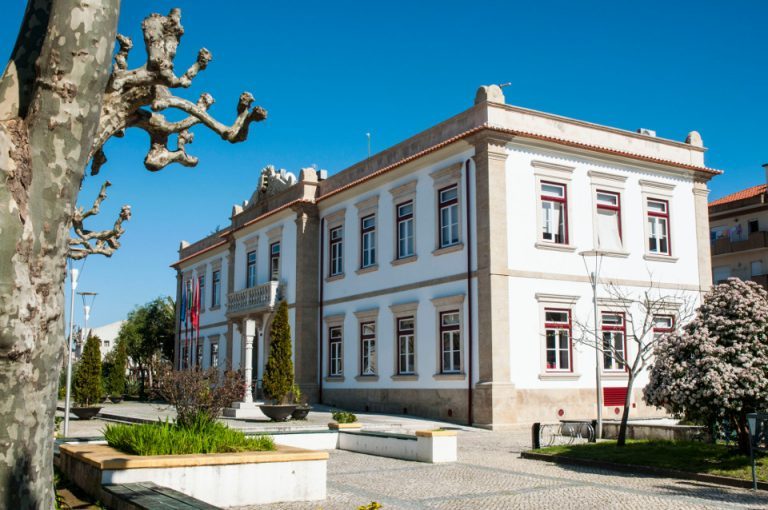 Rádio Regional do Centro: Miranda do Corvo aprova incentivos à construção e reabilitação urbana