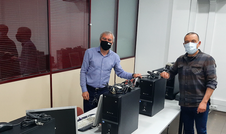 Rádio Regional do Centro: CEARTE oferece computadores a IPSS para apoio a jovens em idade escolar